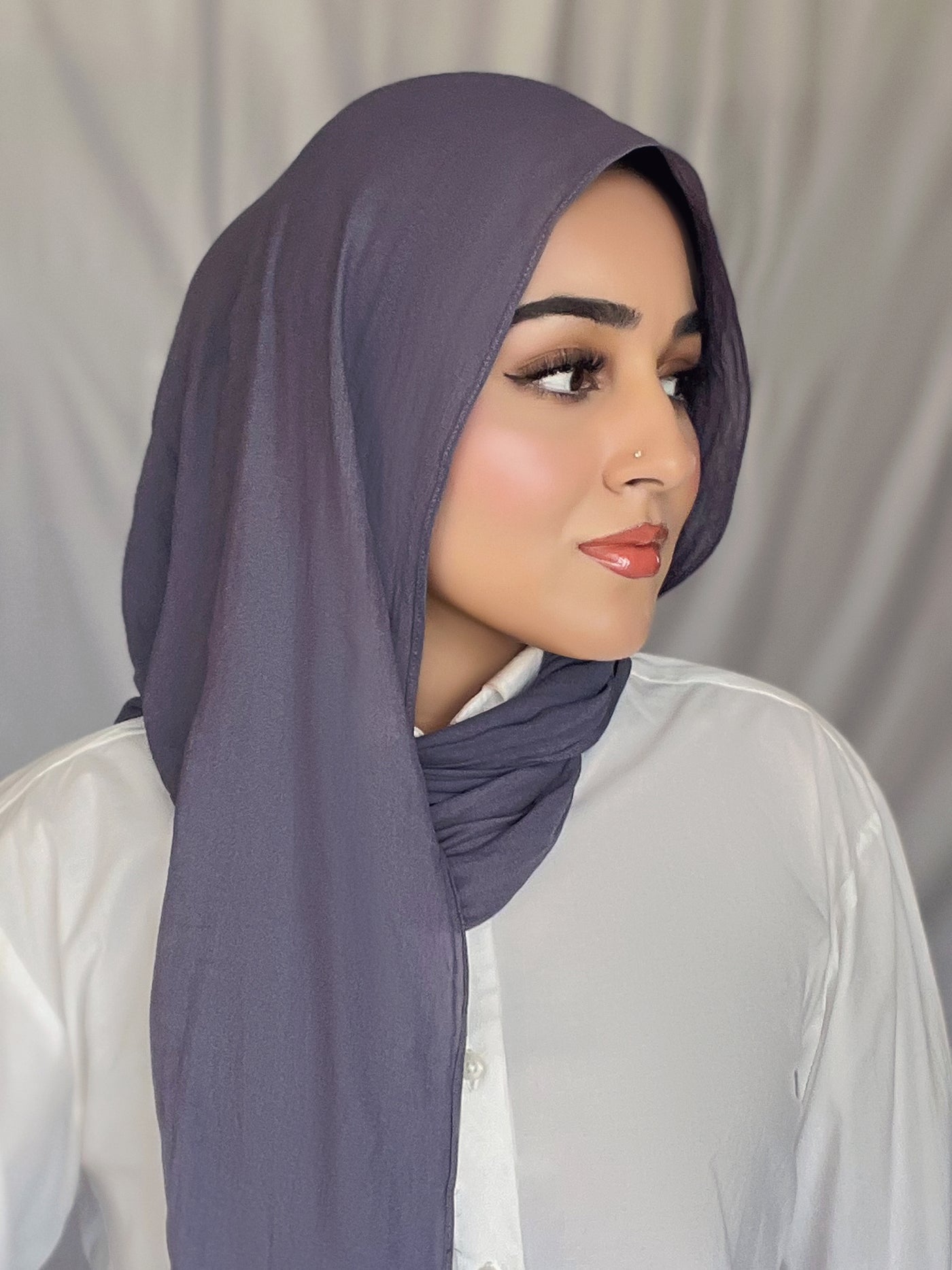 Basic Grey - Detail 1