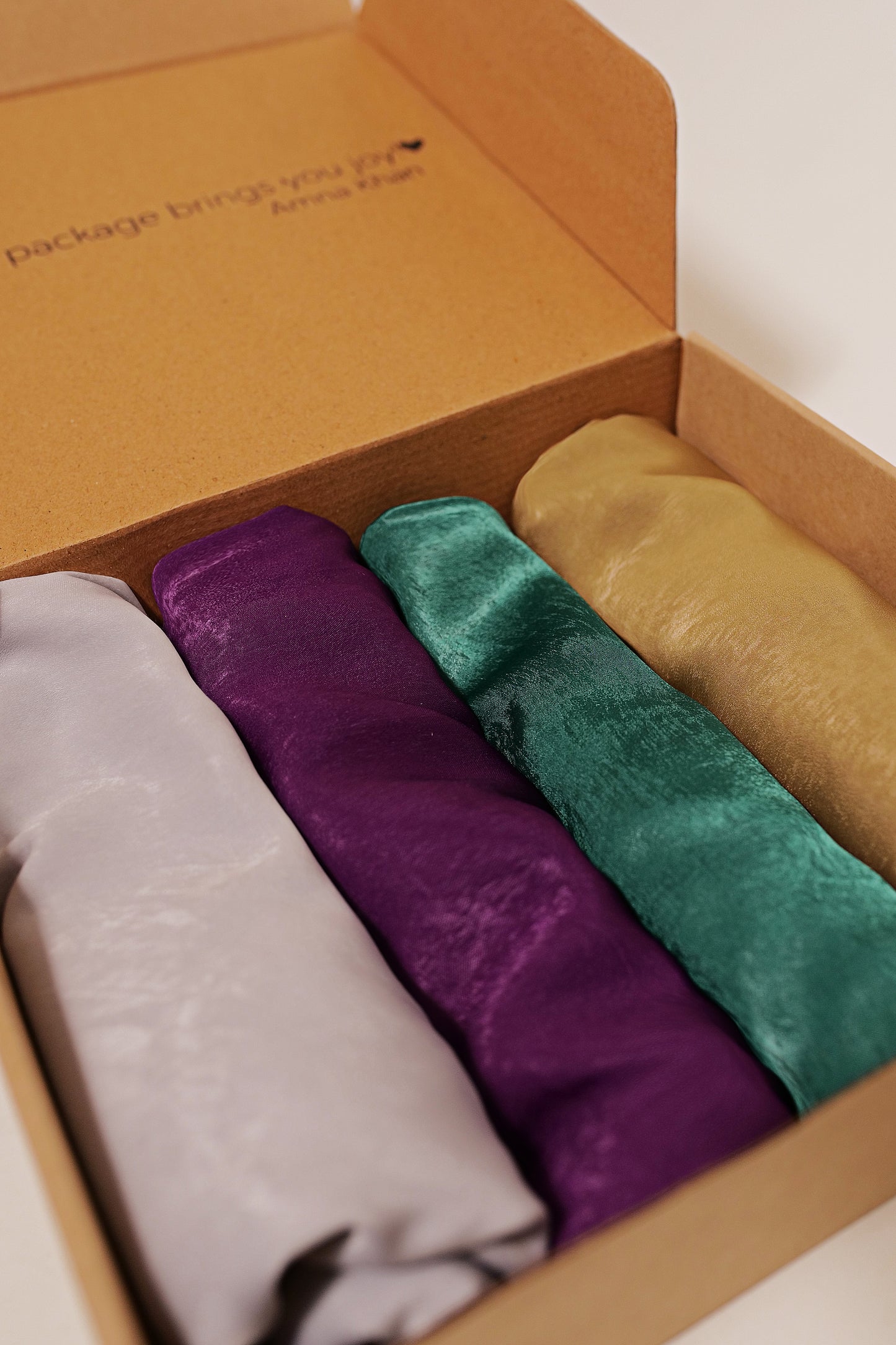 Bundle 2 (4 Hijabs)