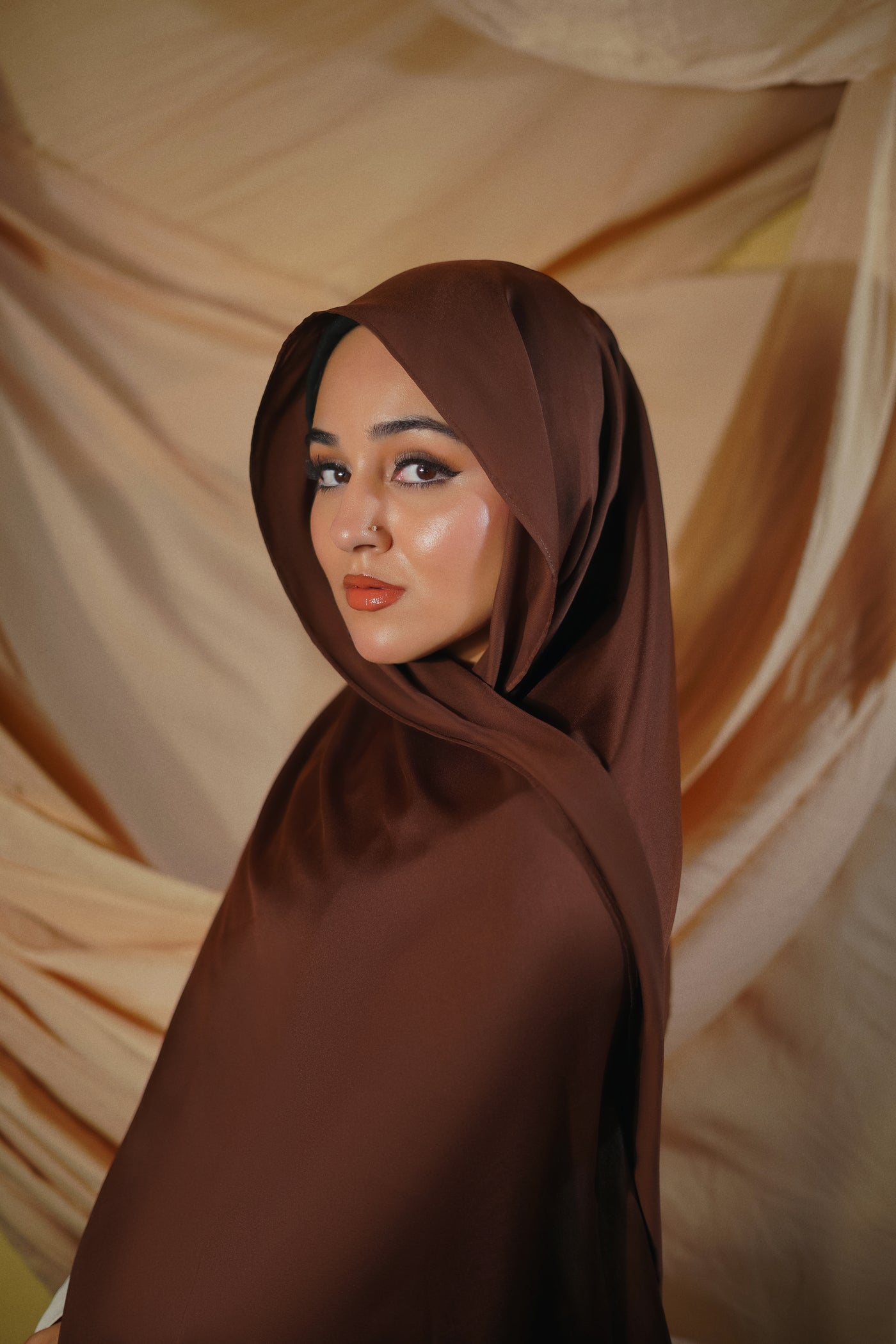 Relaxed Dark Brown - Detail 1